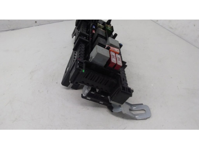 Pojistková skříňka 016706581A Mercedes-Benz E W212 2011