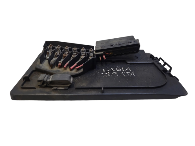 Блок предохранителей 6Q0937550C Skoda Fabia Mk1 (6Y)