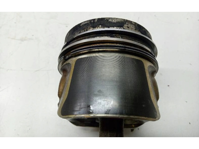 Поршень с шатуном Volkswagen Golf VI