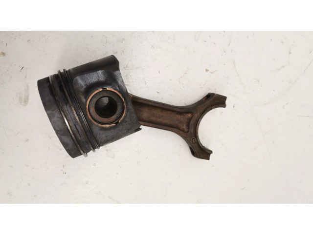 Píst BMW 7 G11 G12 pro naftový motor 4.0