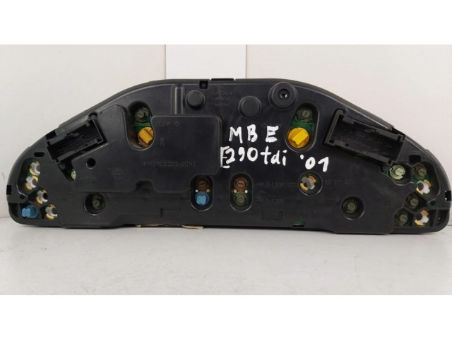 Přístrojová deska Mercedes-Benz E W210 2001 88311281, 87001357