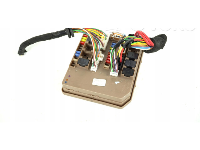 Блок предохранителей  674654A   Renault Clio III    