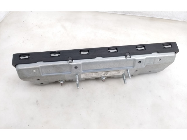 Подушка безопасности для колен 57C880841D Skoda Karoq