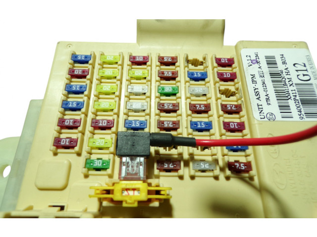 Блок предохранителей 954002P411   KIA Sorento