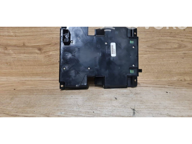 Блок управления климат-контролем 30782540   Volvo V50
