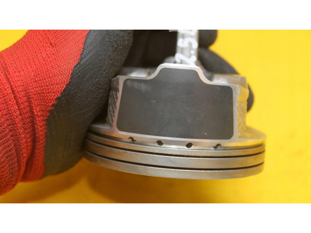 Поршень с шатуном    Subaru Forester SJ       