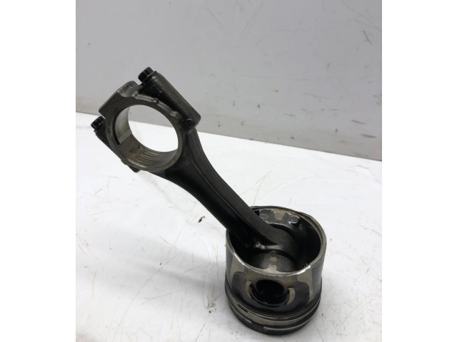 Поршень с шатуном Volkswagen PASSAT B6