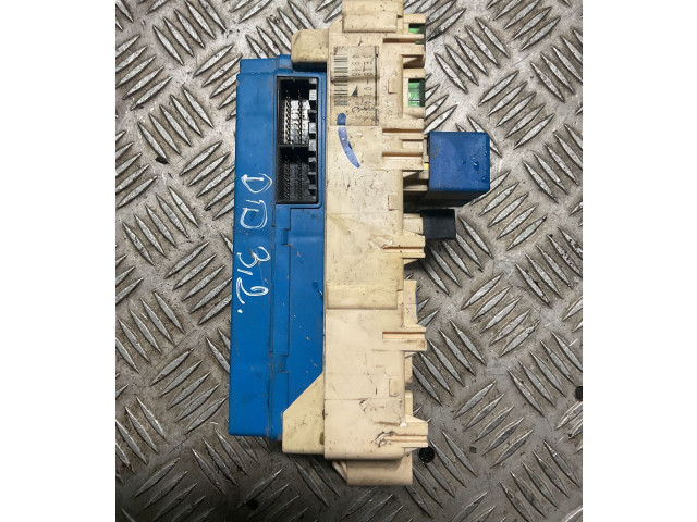 Pojistková skříňka Mitsubishi Pajero 2002