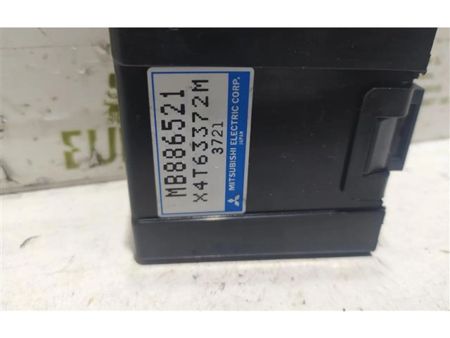 Блок предохранителей MB886521   Mitsubishi Montero    
