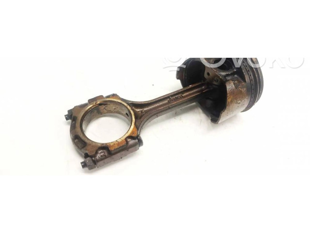 Поршень с шатуном Mitsubishi Carisma для бензинового двигателя 1.8