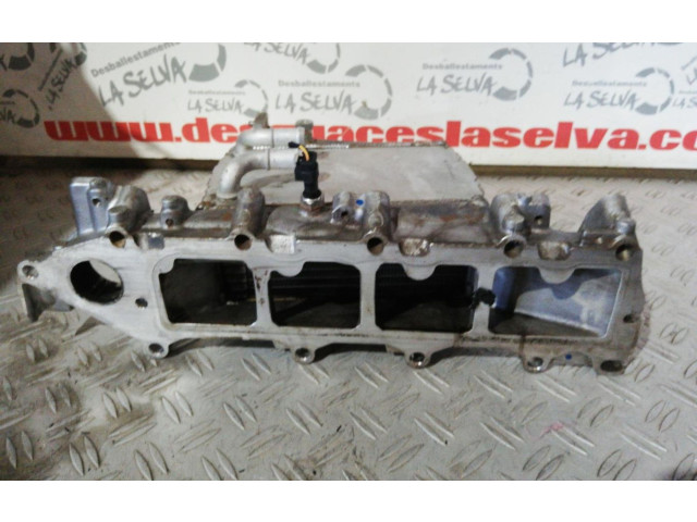 Интеркулер  04L129766AT   Audi A3 S3 A3 Sportback 8P 