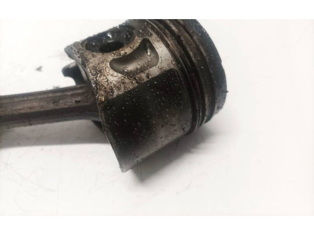  Поршень с шатуном    Audi A3 S3 8L  