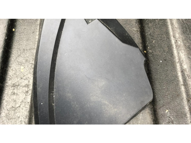 Отделка (ленточка) заднего фонаря