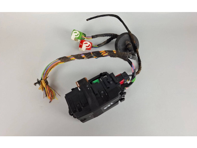 Блок предохранителей 9643461980 Peugeot 2008 II