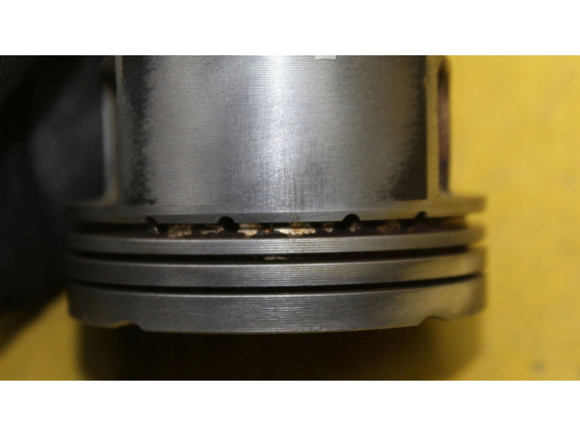 Píst Volkswagen Polo IV 9N3