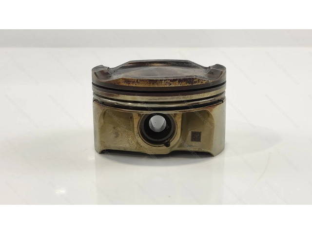 Píst 11258607933 BMW X5M F85 S63R