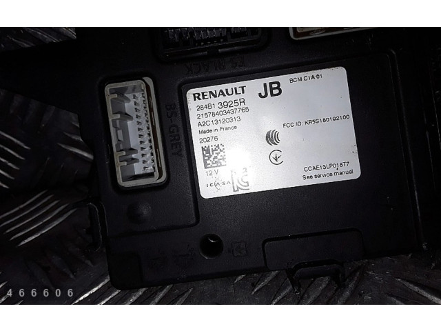 Řídící jednotka 284b13925r Renault Captur II 2021