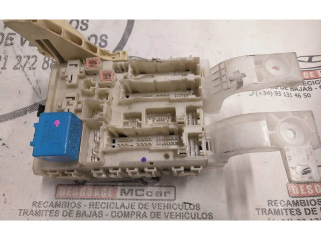 Pojistková skříňka 8273052700 Toyota Yaris 2005