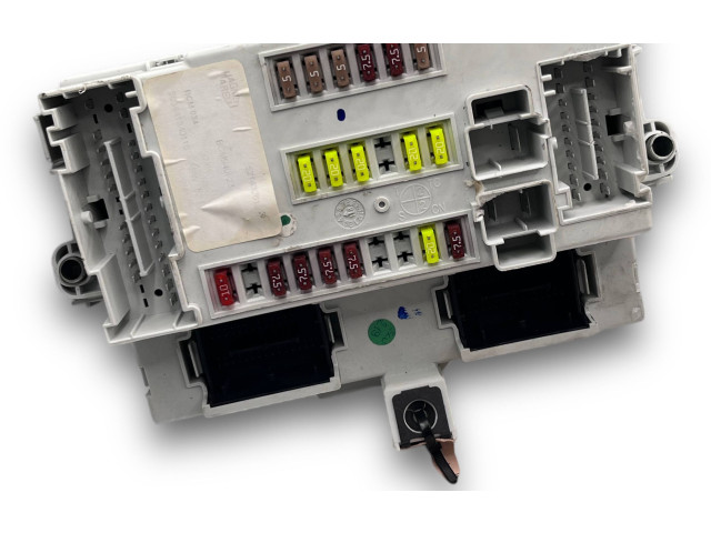 Блок предохранителей 50537361 Jeep Cherokee