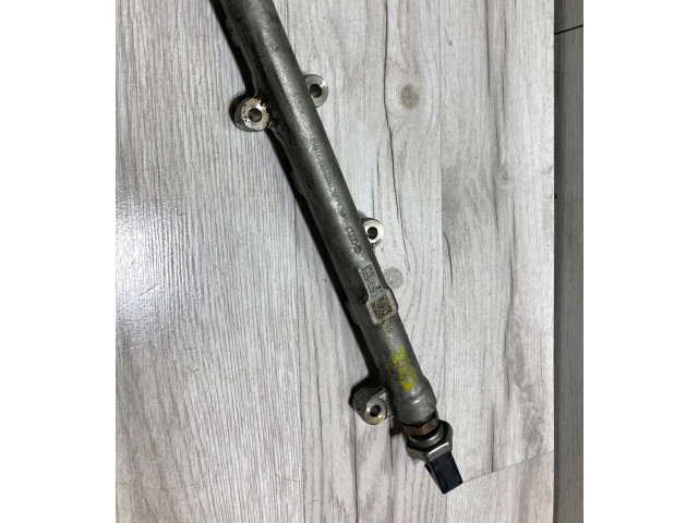 Топливная рампа 04C133320G Audi Q2 -