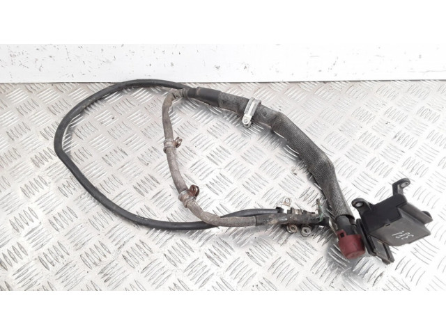 Плюсовый провод (аккумулятора)