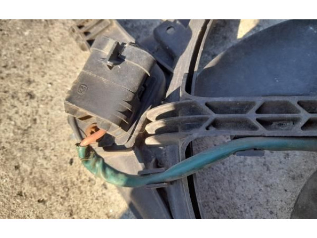 Вентилятор радиатора     13123734, 3PINOS    Opel Combo C 