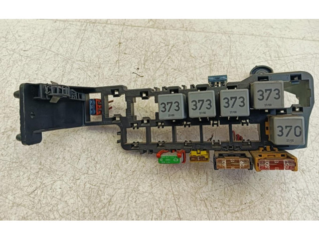 Pojistková skříňka 8D1937545 Volkswagen PASSAT