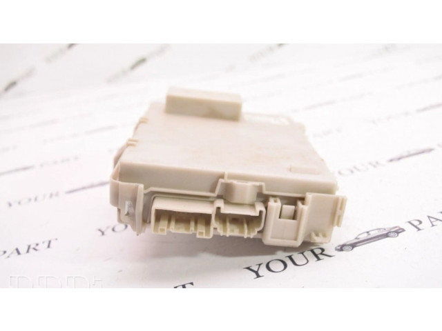   Pojistková skříňka 8267030230   Lexus GS 300 350 430 450H 2005