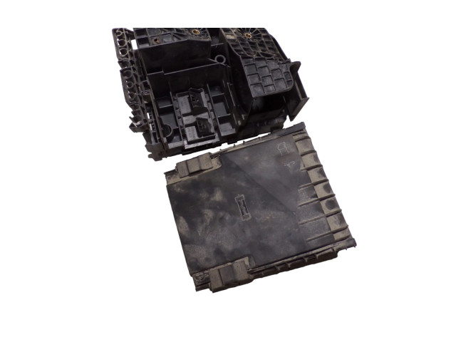 Pojistková skříňka 1K0937540A, 1K0937132F Volkswagen Caddy 2008