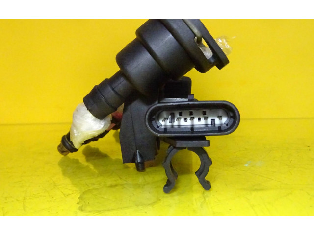 Топливная рампа 7700109066, 7700108667   Renault Clio II  