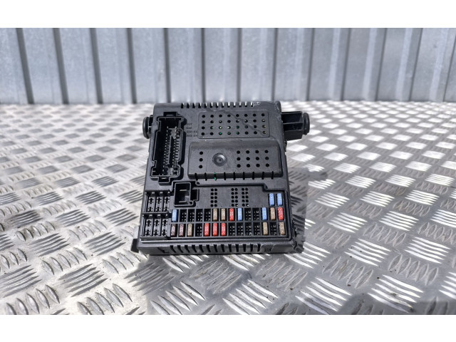 Блок предохранителей  30786890   Volvo XC90    