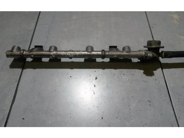 Магистральная трубка топлива    Toyota  Yaris  1999 - 2003 года