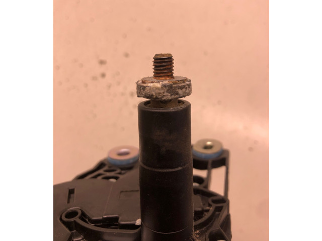 Моторчик заднего дворника 3V9955711, W000099407 Skoda Superb B8 (3V)