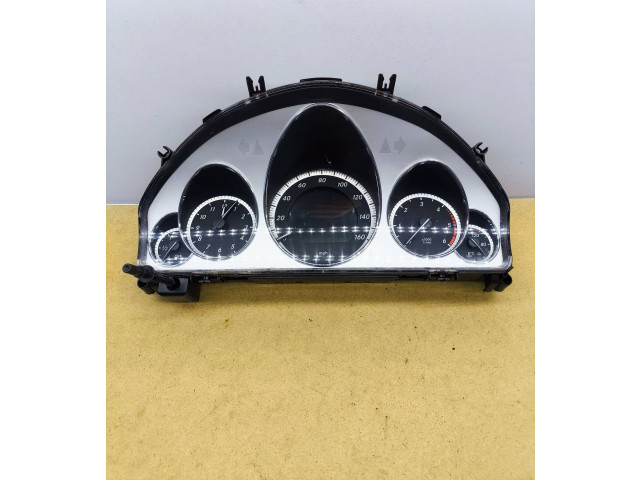 Přístrojová deska Mercedes-Benz E C207 W207 2011 A2129002010, A2049024102