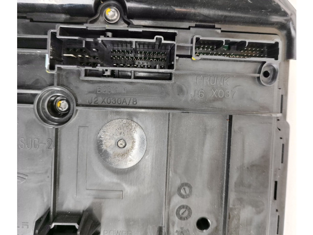 Блок комфорта 156745500C, 149785000D Tesla Model 3