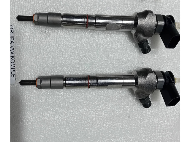 Комплект форсунок 05L130277E, 0445110835 Skoda Octavia Mk4