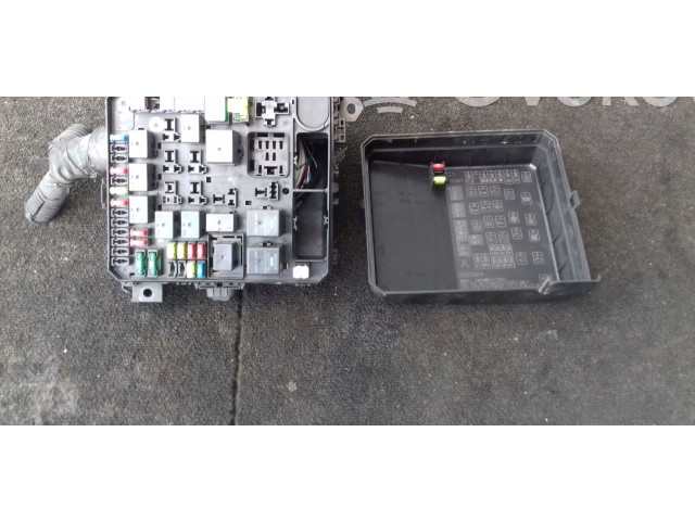 Блок предохранителей    Citroen C-Crosser    