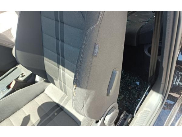 Подушка безопасности в сиденье Volkswagen Golf VII