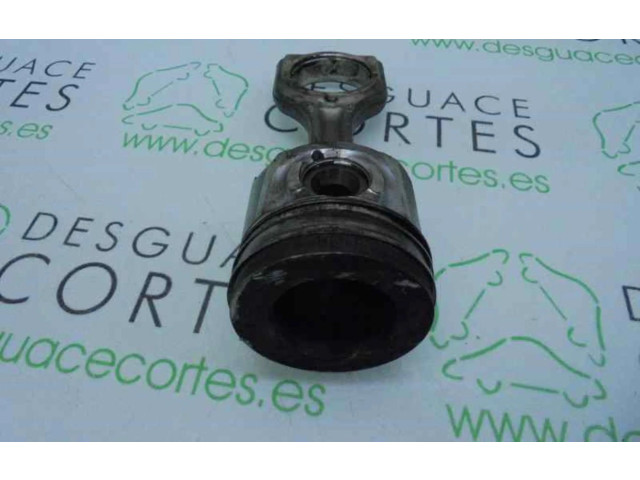  Поршень    Ford Focus  