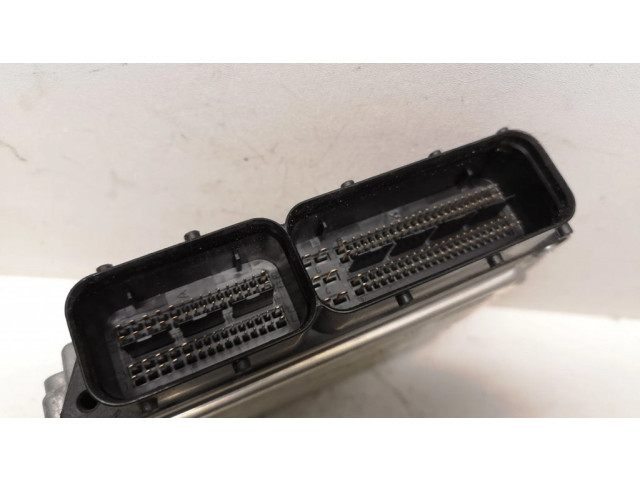 Блок управления двигателя 55583654, 0281018454   Opel Meriva B