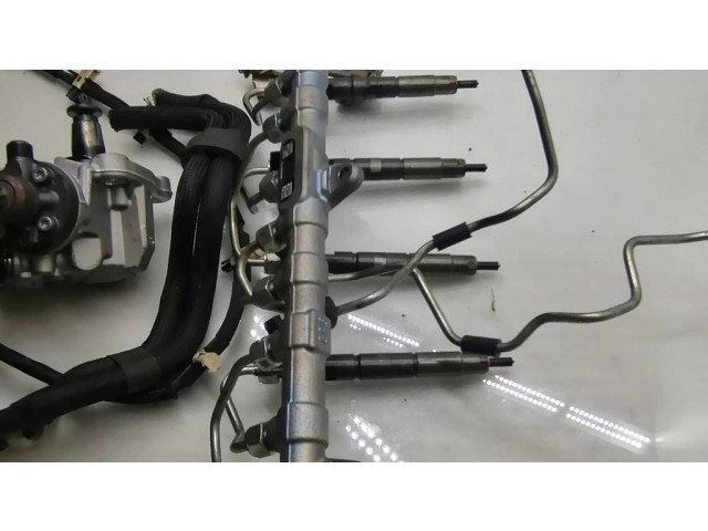 Vstřikovač 8571569, 0445216051   BMW 7 G11 G12  pro naftový motor 3.0  