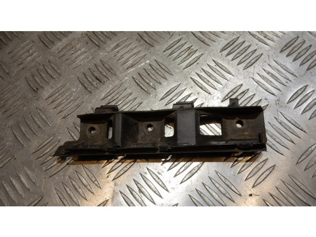 Передний держатель бампера