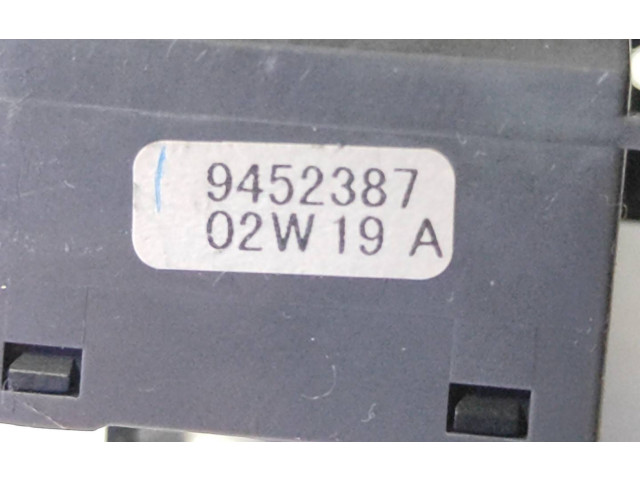 Ручка стеклоочистителей 9452387   Volvo S60