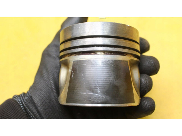 Поршень Skoda Fabia Mk2 (5J)