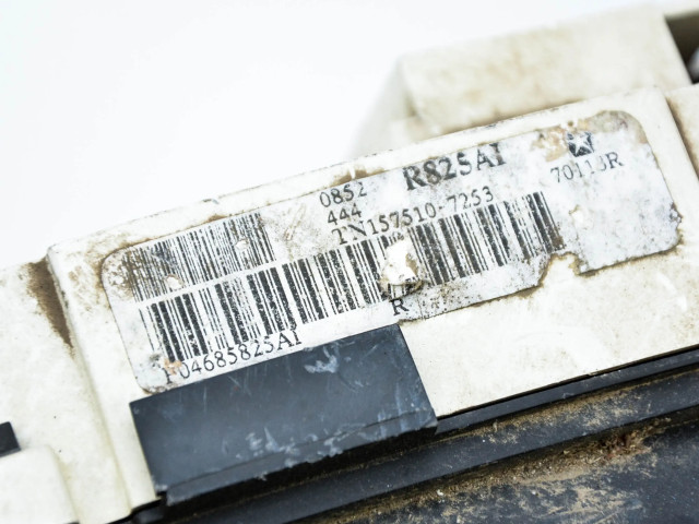 Přístrojová deska Chrysler Grand Voyager III 1999 P04685825AI