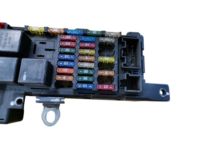 Блок предохранителей 8678449, 518826011 Volvo S80