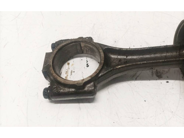 Píst Volkswagen PASSAT B5.5