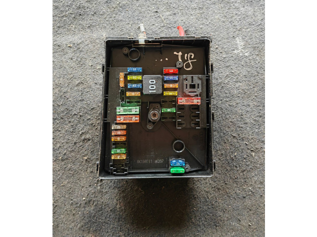 Pojistková skříňka 1K0937820D Volkswagen Tiguan 2011