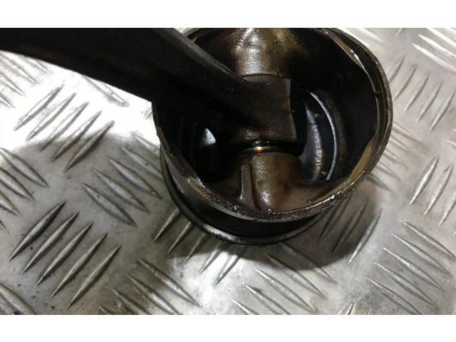 Поршень с шатуном 075193 Volkswagen Golf II