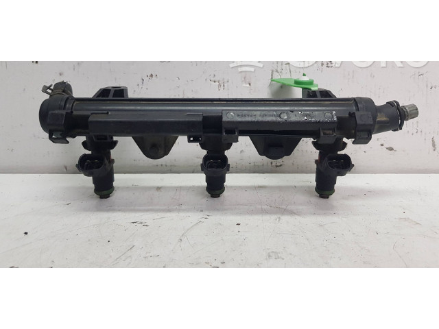 Топливная рампа 03E906031A, 03E133320A   Skoda Fabia Mk2 (5J)  